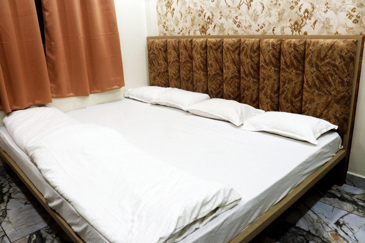 Hotel Malay Inn Уджайн Екстериор снимка