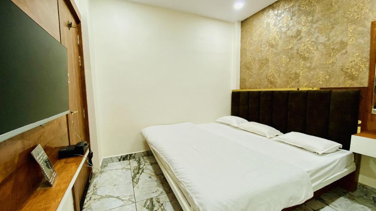Hotel Malay Inn Уджайн Екстериор снимка