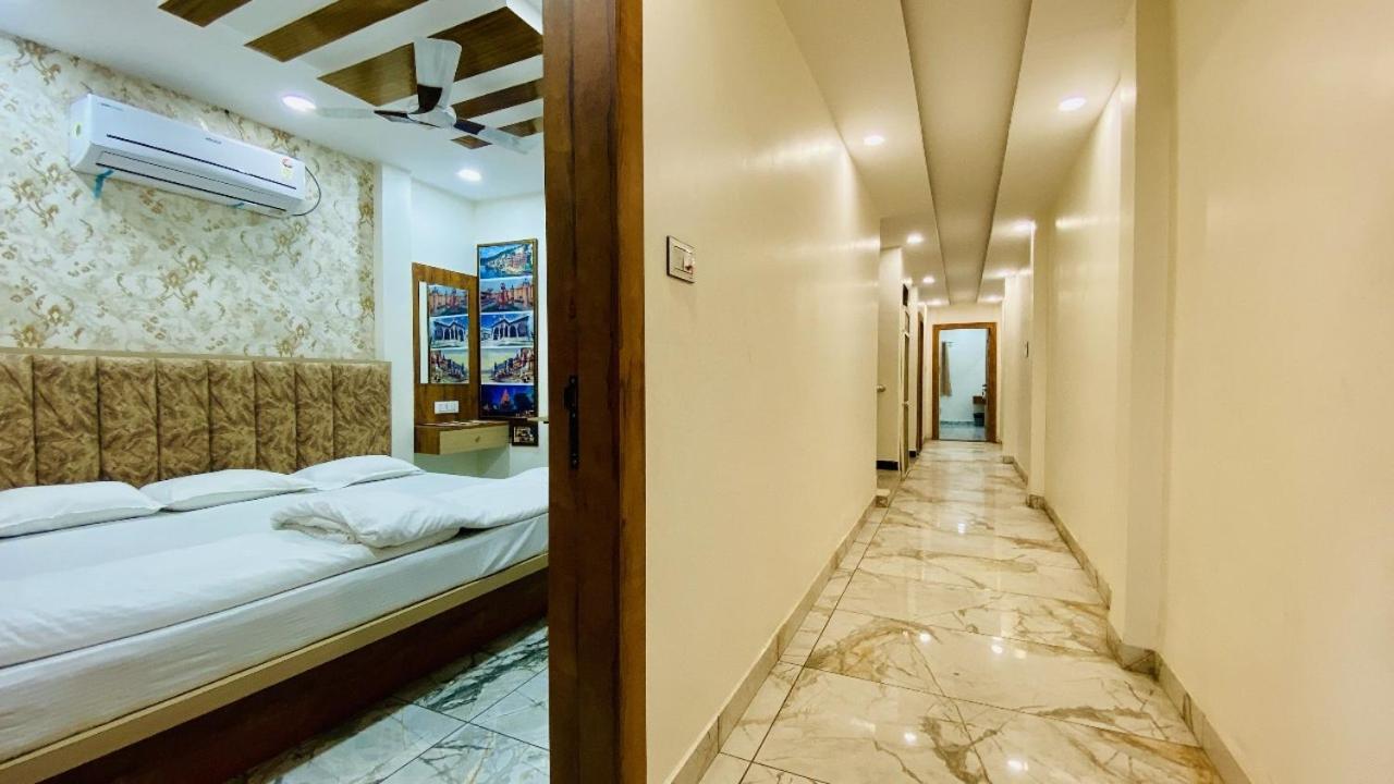 Hotel Malay Inn Уджайн Екстериор снимка
