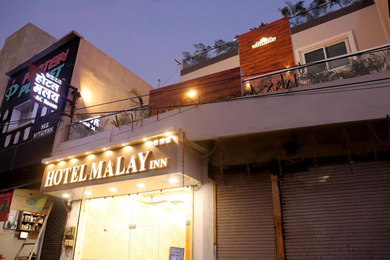 Hotel Malay Inn Уджайн Екстериор снимка